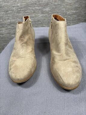 Soda Boots Womens Size 10 Beige Faux Suede Ankle Booties Low Block Heel Zip